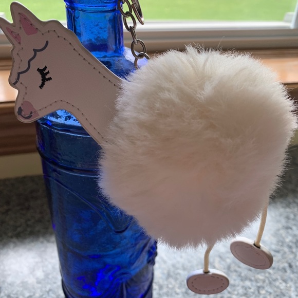 Adorable Lauren Conrad Llama puff ball key chain - Picture 3 of 3